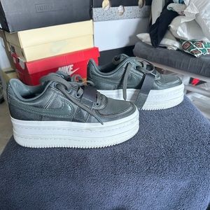 Nike Vandal 2K Spruce Green Women’s Size 7.5